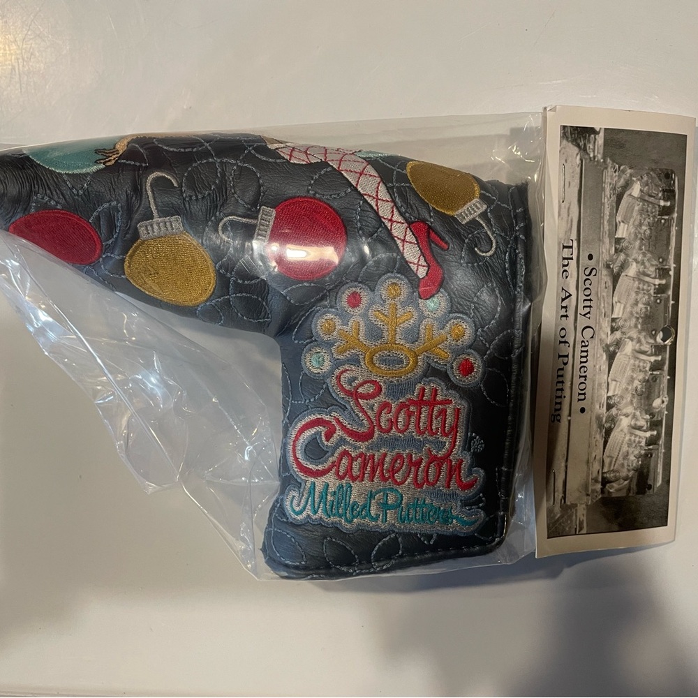 Scotty Cameron Putter Headcover Ms Lena Santa’s Helper
